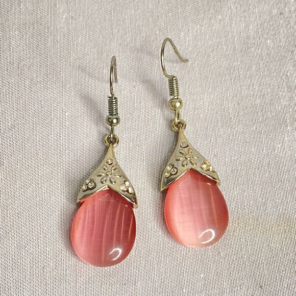 Dangle Drop Earrings Striated Pink Teardrop Stones With Silver Tone Caps - Picture 1 of 8